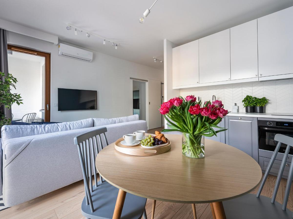Yoursecondflat Grzybowska Metropoint วอร์ซอ ภายนอก รูปภาพ