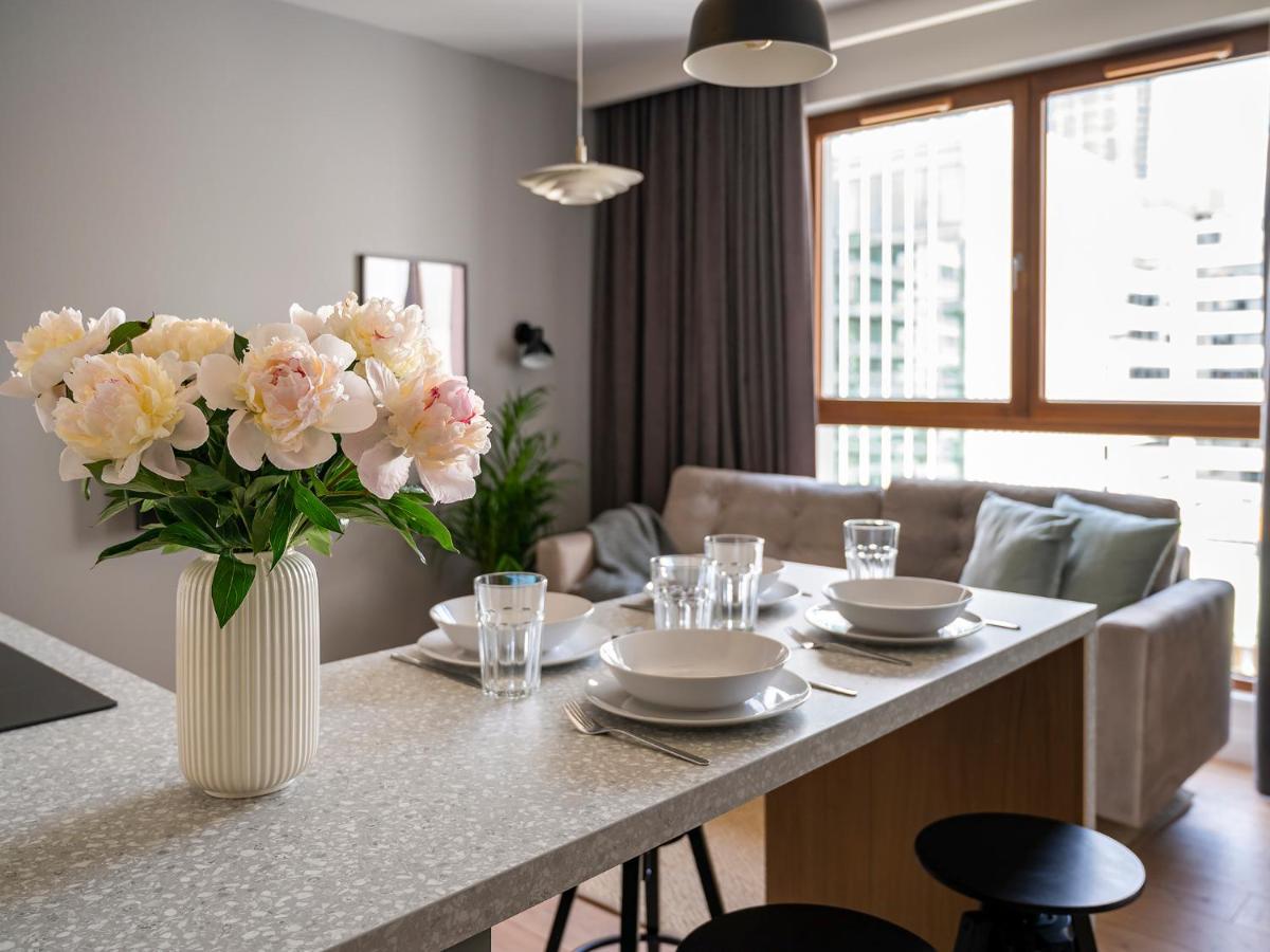 Yoursecondflat Grzybowska Metropoint วอร์ซอ ภายนอก รูปภาพ